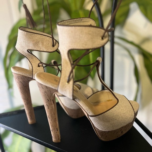 ShoeDazzle Stunning 6-Inch Wooden Heels - Picture 6 of 8